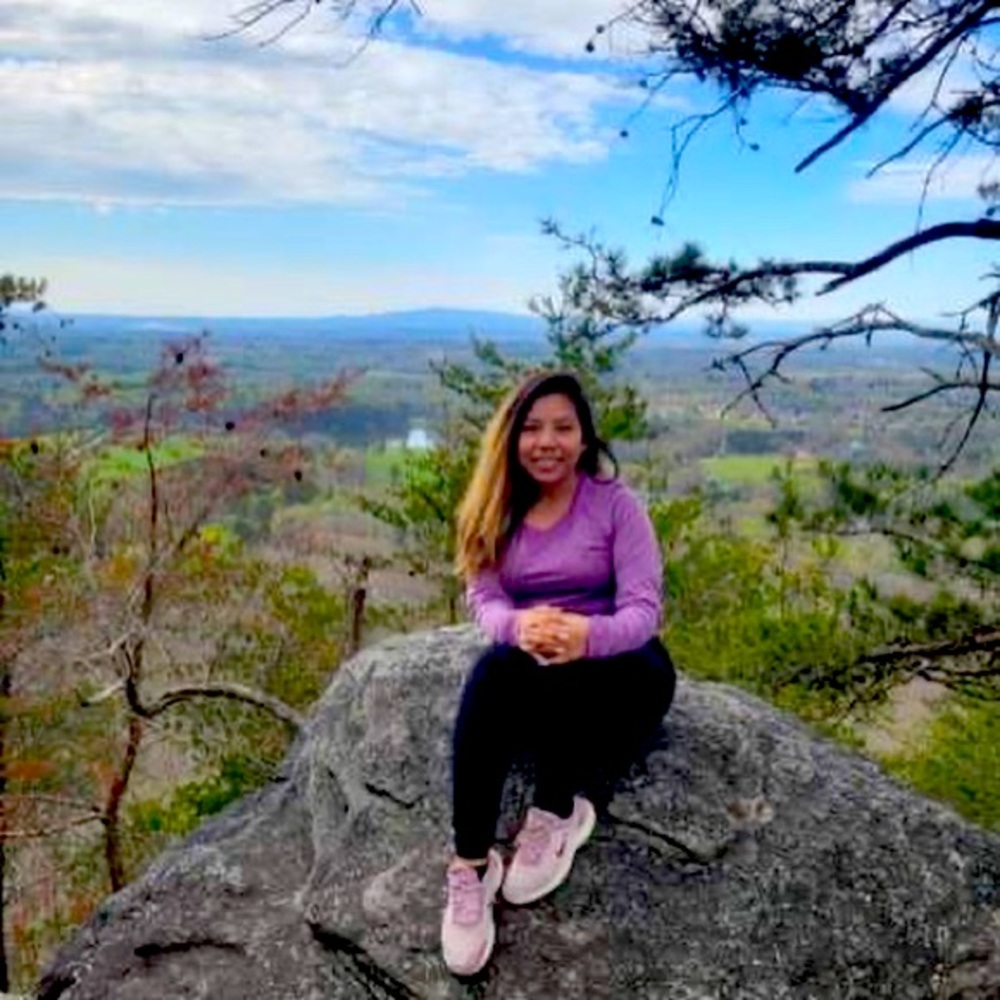 Meet your Posher, Leticia